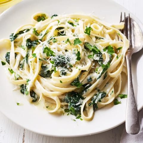Creamy Garlic Spinach Pasta